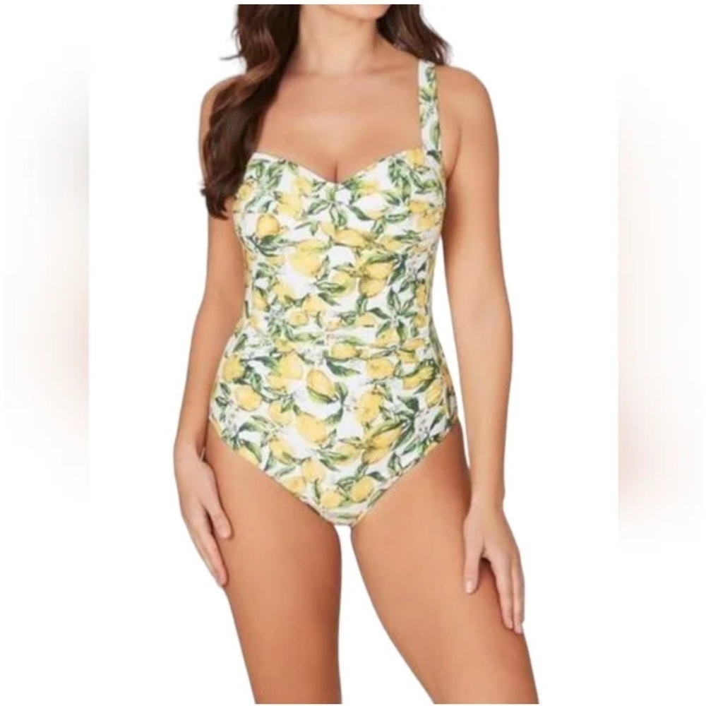 Nip Tuck Joanne Twist Front One Piece Swimsuit. Size 6 lemons summer beach pool
